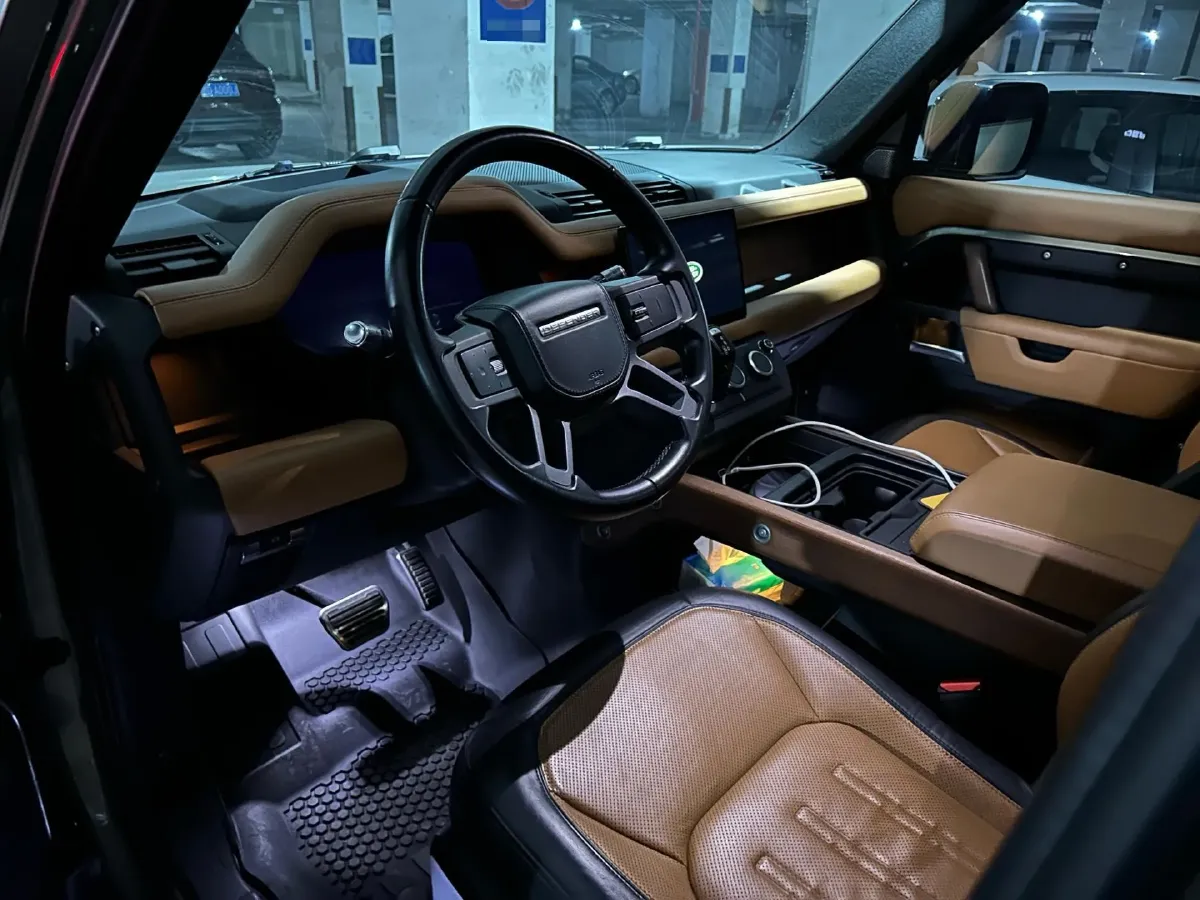 2022 Land Rover Defender 3.0T 400HP L6 8AT,autocango,china used car exporter,china ev exporter,chinese used car exporter,chinese used ev exporter