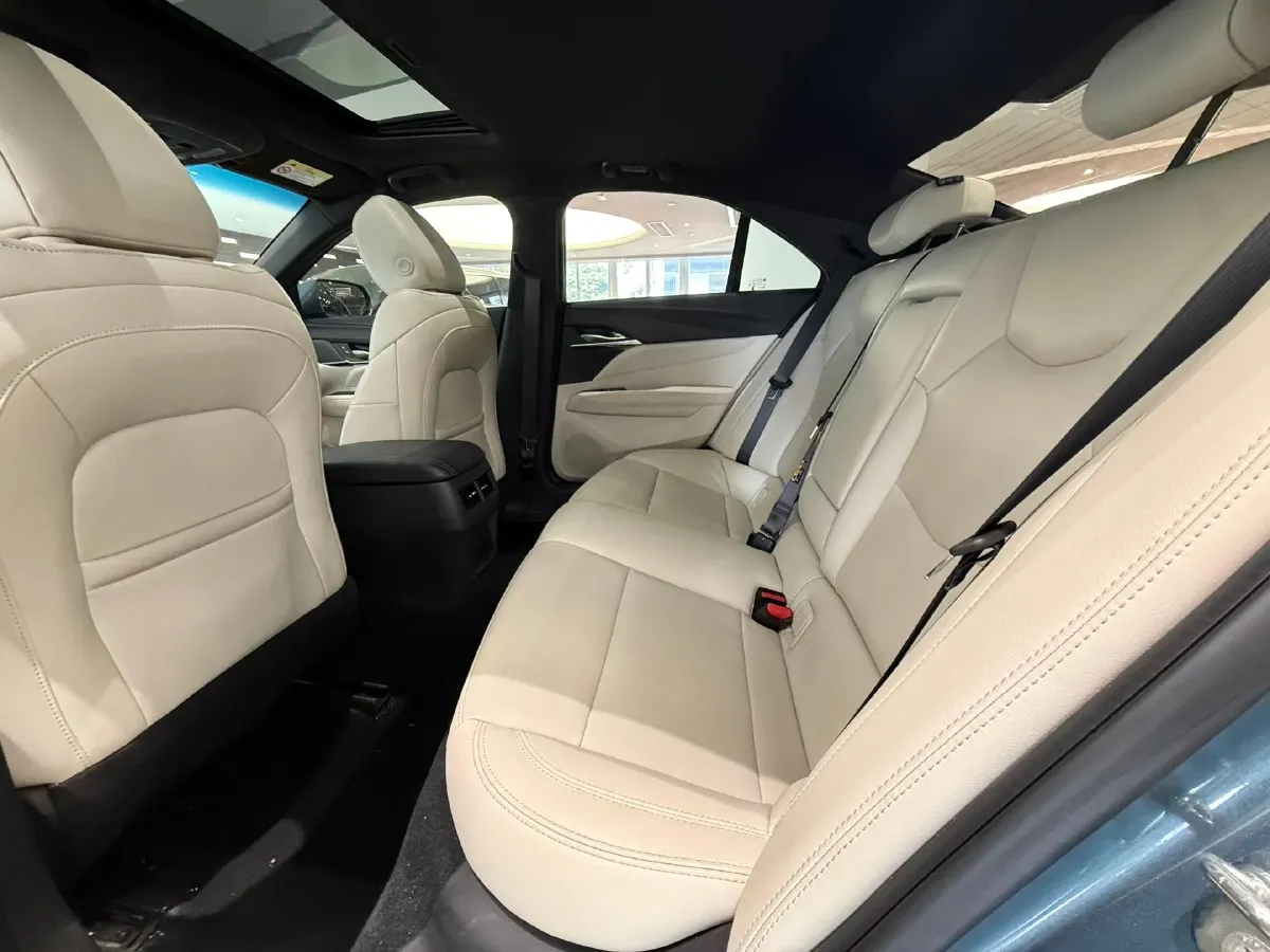 2023 Cadillac CT4 1.5T 211HP L4 8AT,autocango,china used car exporter,china ev exporter,chinese used car exporter,chinese used ev exporter