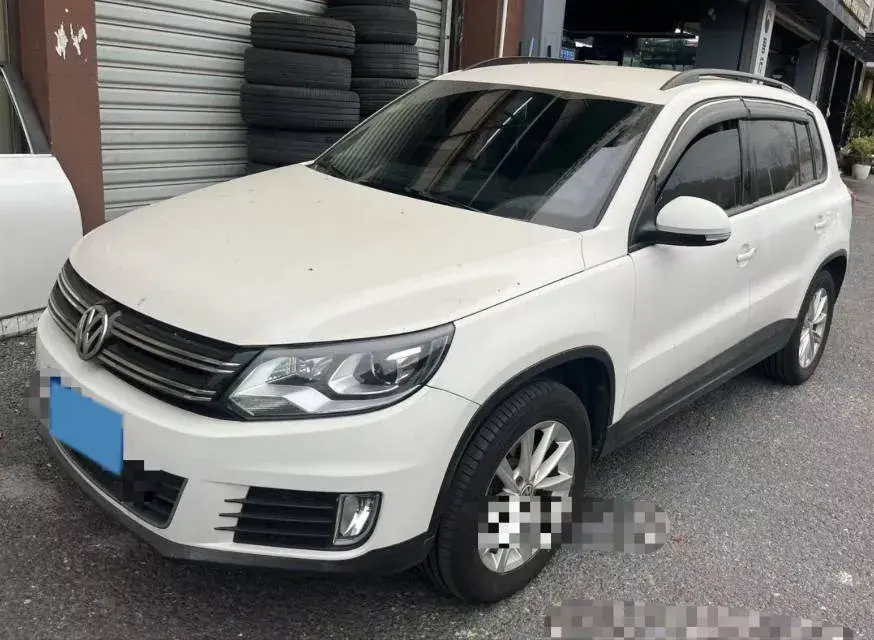 2016 Volkswagen Touran 1.4T 150HP L4 7DCT 2016 Volkswagen Touran 1.4T 150HP L4 7DCT