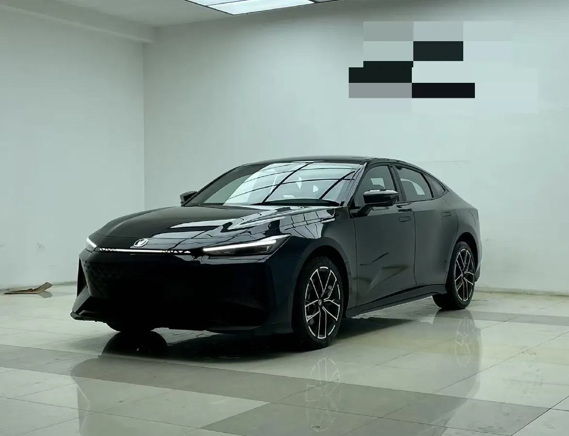 2024 ChangAn UNI-V iDD 1.5L 110HP L4 E-CVT PHEV 18.99KWH,autocango,china used car exporter,china ev exporter,chinese used car exporter,chinese used ev exporter