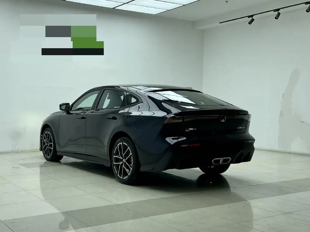 2024 ChangAn UNI-V iDD 1.5L 110HP L4 E-CVT PHEV 18.99KWH,autocango,china used car exporter,china ev exporter,chinese used car exporter,chinese used ev exporter