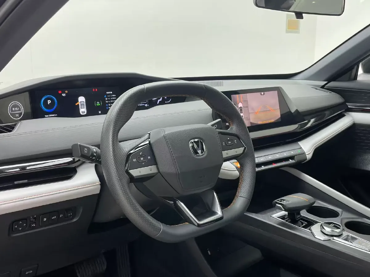 2024 ChangAn UNI-V iDD 1.5L 110HP L4 E-CVT PHEV 18.99KWH,autocango,china used car exporter,china ev exporter,chinese used car exporter,chinese used ev exporter