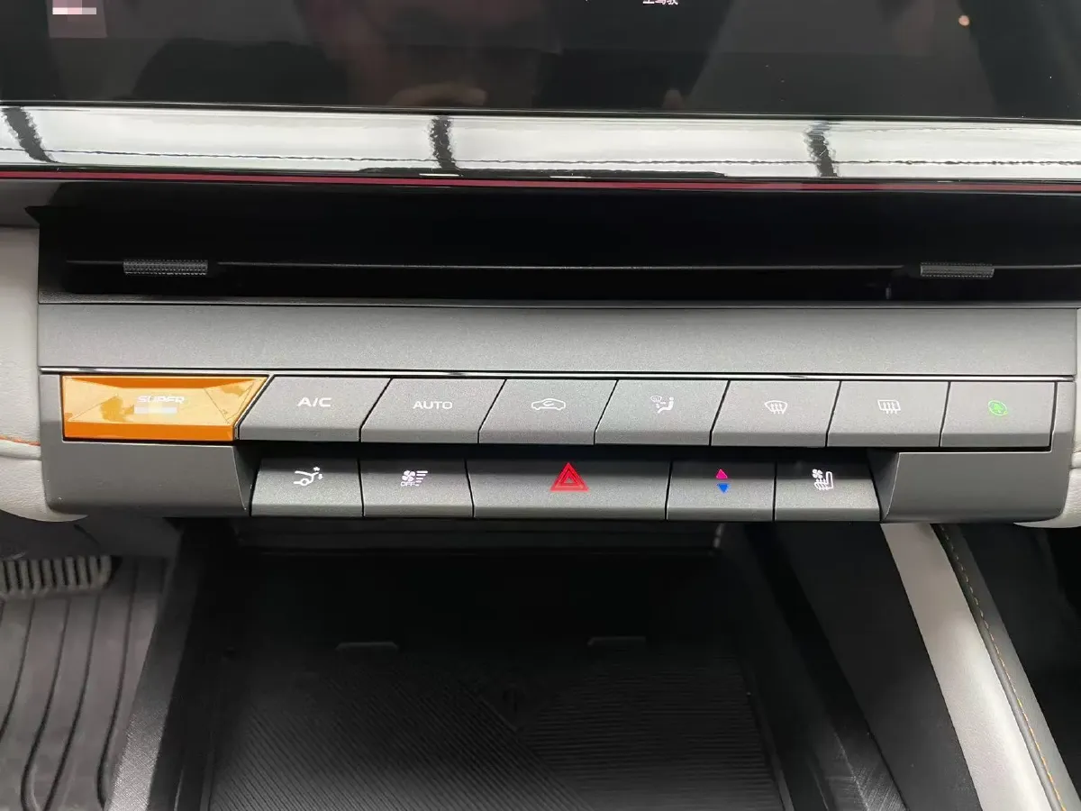 2024 ChangAn UNI-V iDD 1.5L 110HP L4 E-CVT PHEV 18.99KWH,autocango,china used car exporter,china ev exporter,chinese used car exporter,chinese used ev exporter