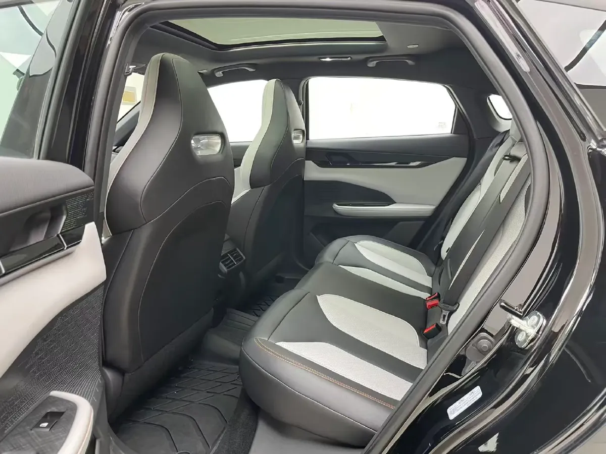 2024 ChangAn UNI-V iDD 1.5L 110HP L4 E-CVT PHEV 18.99KWH,autocango,china used car exporter,china ev exporter,chinese used car exporter,chinese used ev exporter