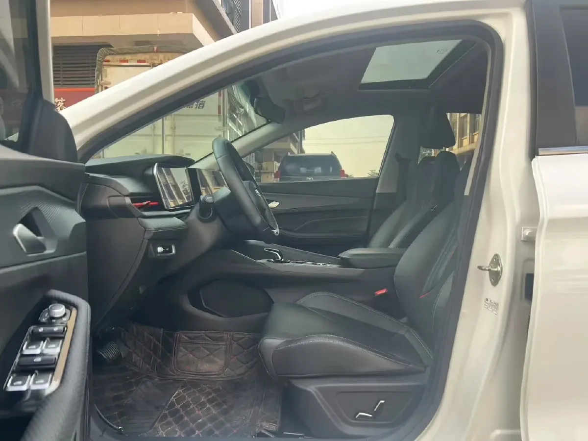 2022 Geely Binray 1.5T 181HP L4 7DCT,autocango,china used car exporter,china ev exporter,chinese used car exporter,chinese used ev exporter