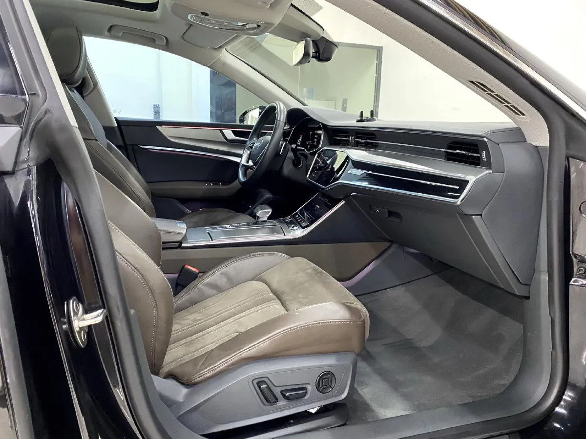 2022 Cadillac XT6 2.0T 237HP L4 9AT,autocango,china used car exporter,china ev exporter,chinese used car exporter,chinese used ev exporter