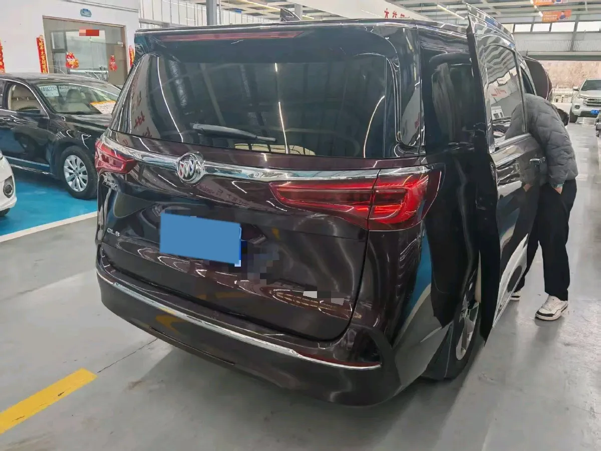 2021 Buick GL8 2.0T 237HP L4 9AT,autocango,china used car exporter,china ev exporter,chinese used car exporter,chinese used ev exporter