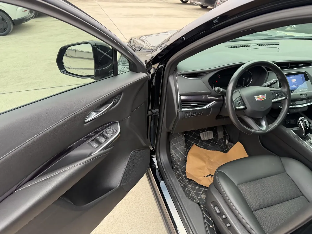 2021 Cadillac XT4 2.0T 237HP L4 9AT,autocango,china used car exporter,china ev exporter,chinese used car exporter,chinese used ev exporter