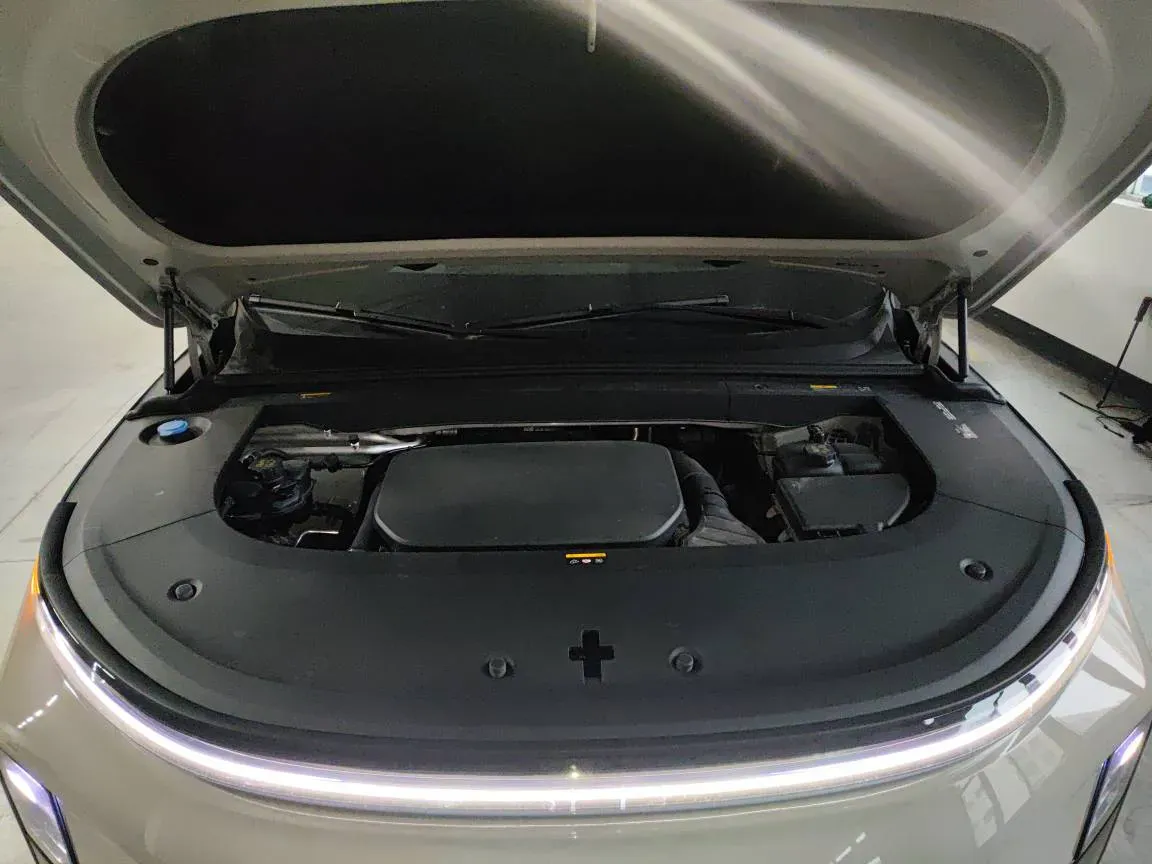 2024 Li L6 Range Extended 154HP L4 REEV 36.8KWH,autocango,china used car exporter,china ev exporter,chinese used car exporter,chinese used ev exporter