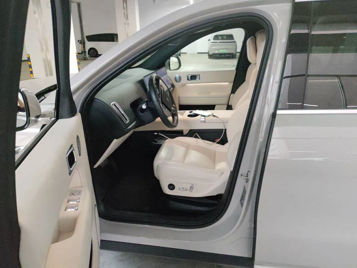 2024 Li L6 Range Extended 154HP L4 REEV 36.8KWH,autocango,china used car exporter,china ev exporter,chinese used car exporter,chinese used ev exporter