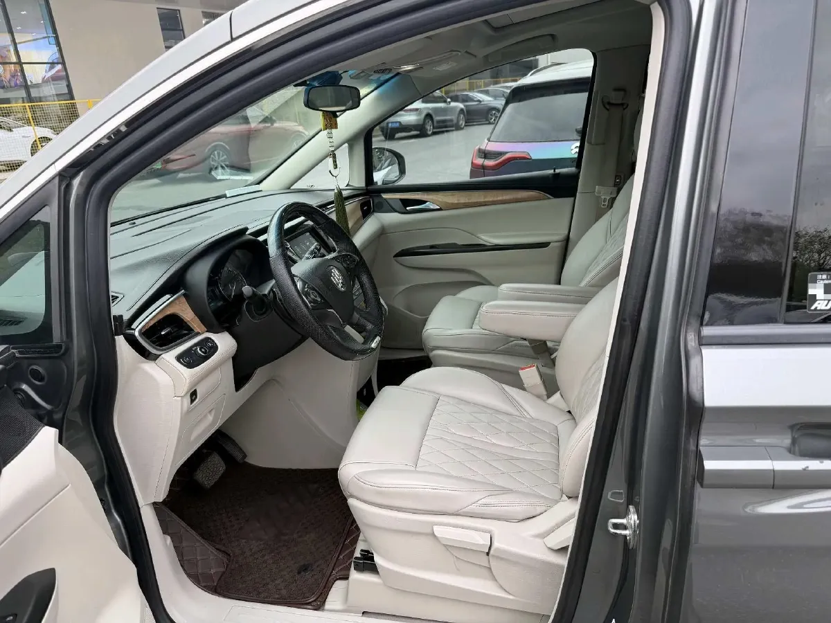 2018 Buick GL8 2.0T 260HP L4 6AT,autocango,china used car exporter,china ev exporter,chinese used car exporter,chinese used ev exporter