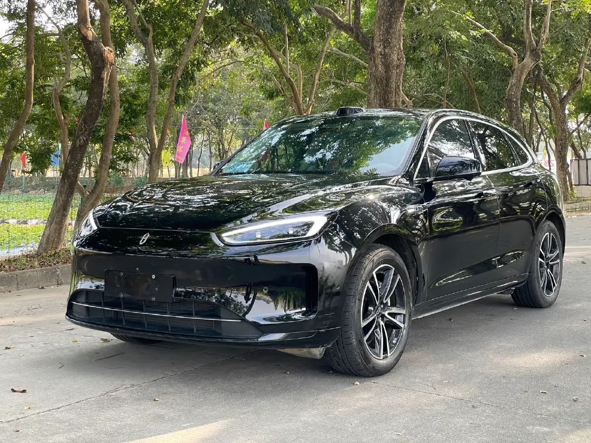 2024 AITO AITO M5 1.5T 152HP L4 REEV 42KWH 2024 AITO AITO M5 1.5T 152HP L4 REEV 42KWH