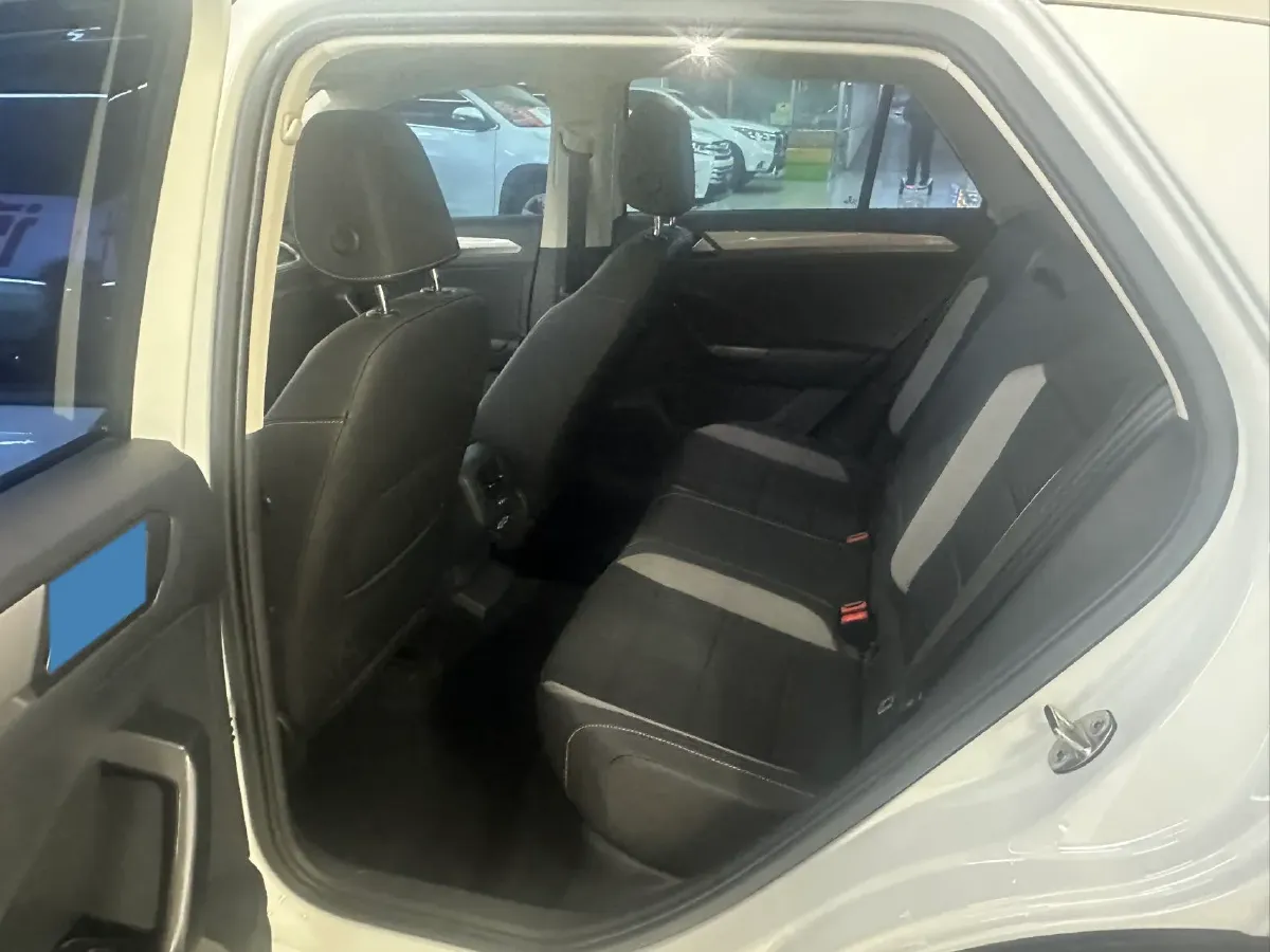 2022 Volkswagen T-Roc 1.4T 150HP L4 7DCT,autocango,china used car exporter,china ev exporter,chinese used car exporter,chinese used ev exporter