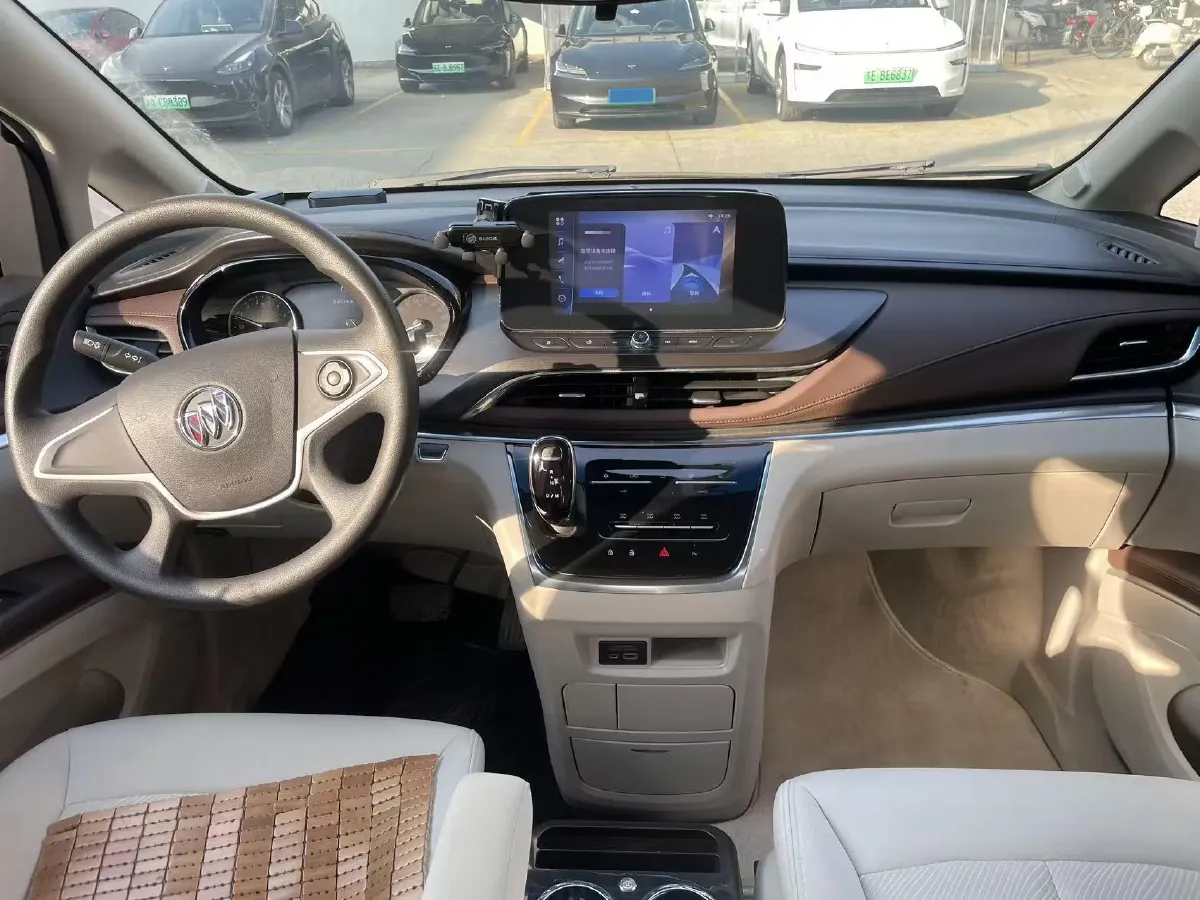 2021 Buick GL8 2.0T 237HP L4 9AT,autocango,china used car exporter,china ev exporter,chinese used car exporter,chinese used ev exporter