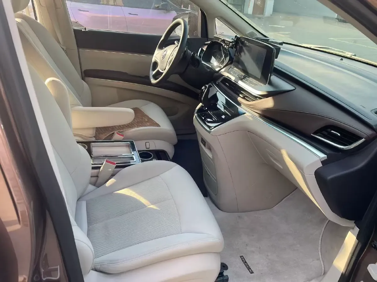 2021 Buick GL8 2.0T 237HP L4 9AT,autocango,china used car exporter,china ev exporter,chinese used car exporter,chinese used ev exporter