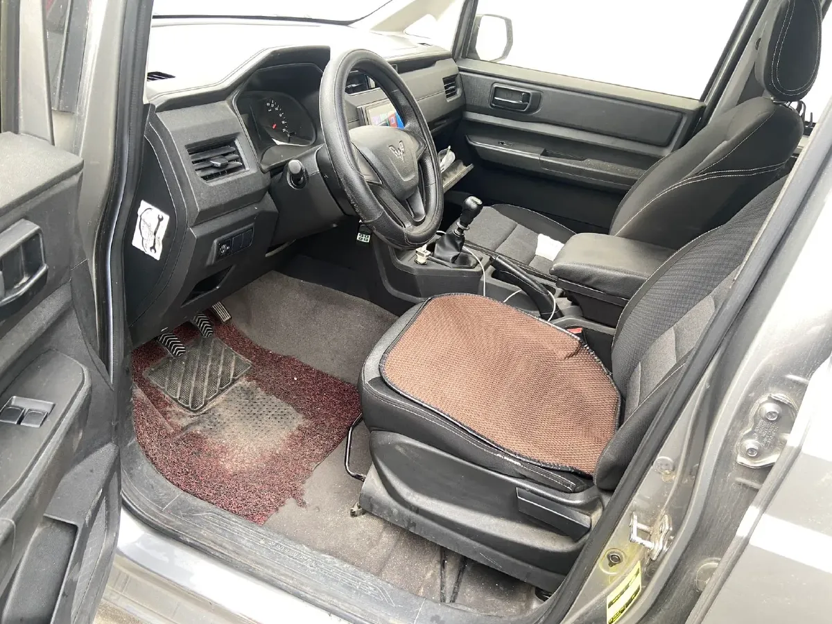 2019 Venucia M50V 1.5L 112HP L4 5MT,autocango,china used car exporter,china ev exporter,chinese used car exporter,chinese used ev exporter