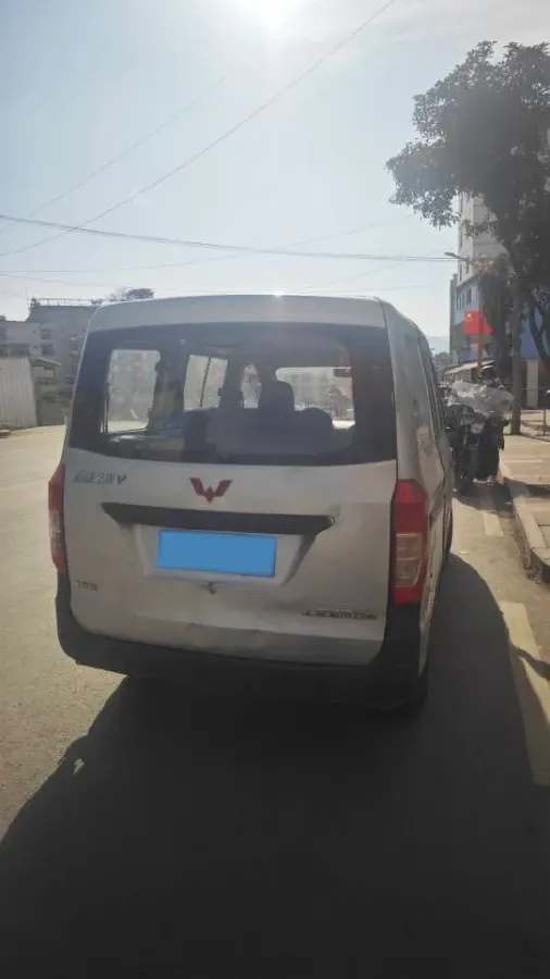 2017 WuLing ZhiGuang V 1.2L 82HP L4 5MT,autocango,china used car exporter,china ev exporter,chinese used car exporter,chinese used ev exporter
