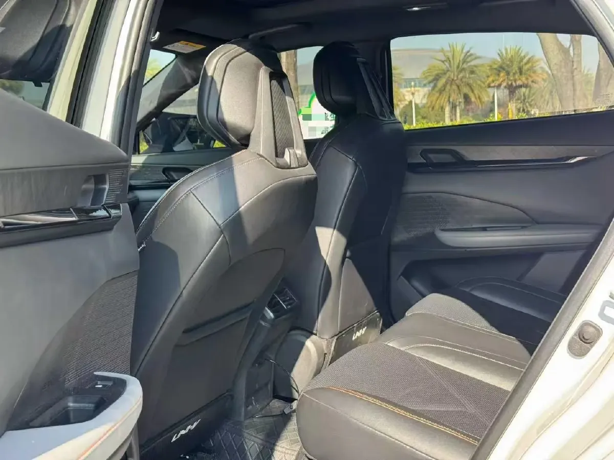 2022 ChangAn UNI-V 1.5T 188HP L4 7DCT,autocango,china used car exporter,china ev exporter,chinese used car exporter,chinese used ev exporter