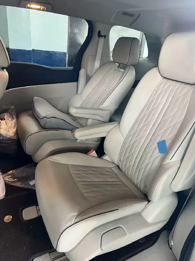 2022 Buick GL8 2.0T 237HP L4 9AT,autocango,china used car exporter,china ev exporter,chinese used car exporter,chinese used ev exporter