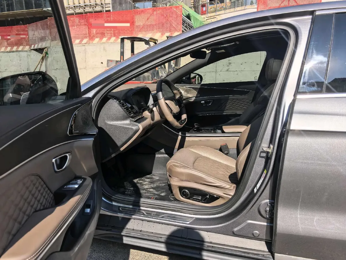 2022 Volkswagen Tiguan L 2.0T 186HP L4 7DCT,autocango,china used car exporter,china ev exporter,chinese used car exporter,chinese used ev exporter