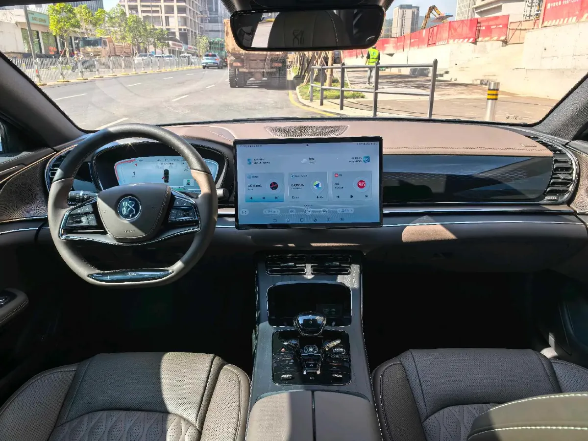 2022 Volkswagen Tiguan L 2.0T 186HP L4 7DCT,autocango,china used car exporter,china ev exporter,chinese used car exporter,chinese used ev exporter