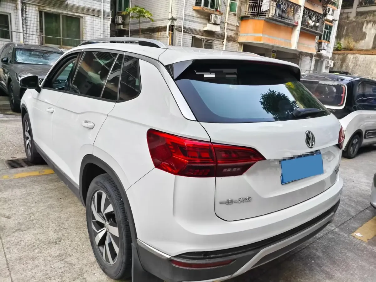2019 Jeep Cherokee 2.0T 234HP L4 9AT,autocango,china used car exporter,china ev exporter,chinese used car exporter,chinese used ev exporter