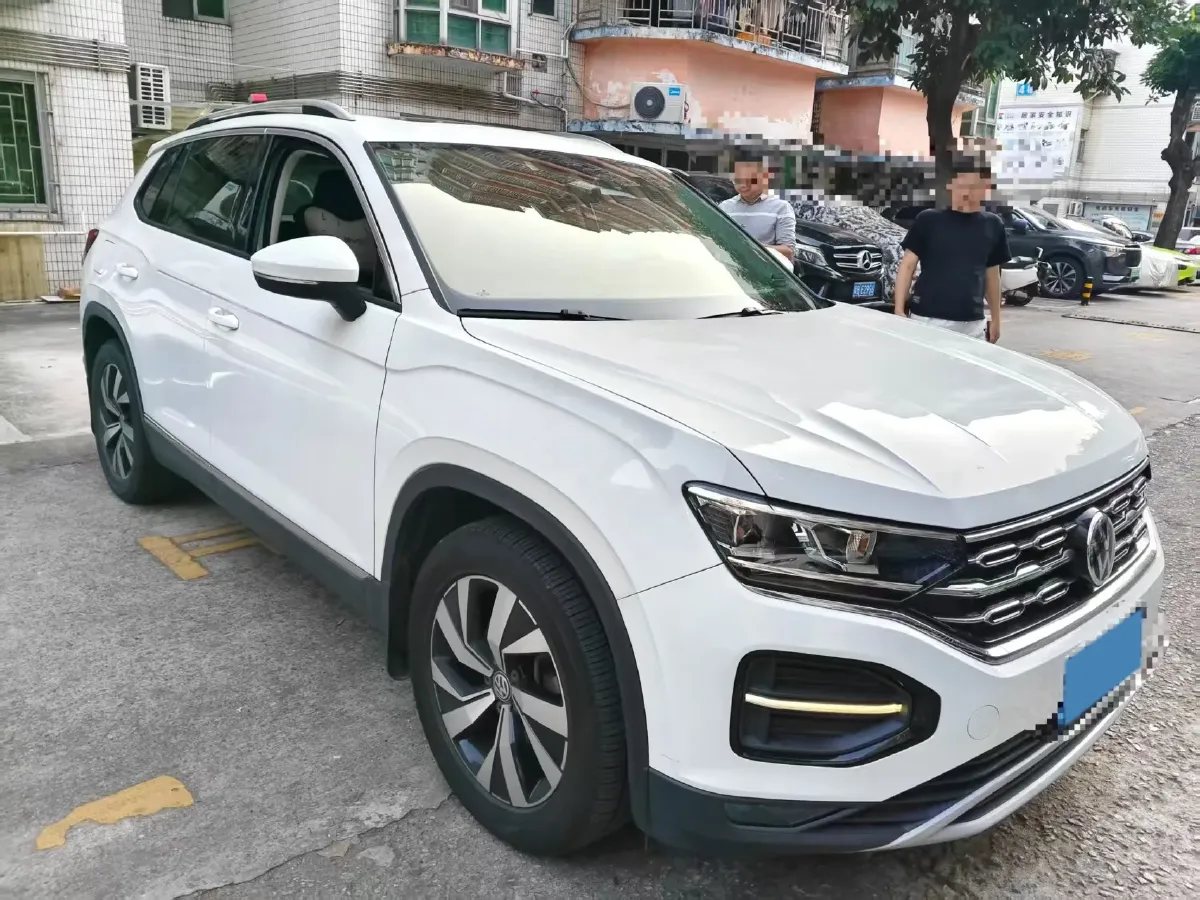 2019 Jeep Cherokee 2.0T 234HP L4 9AT,autocango,china used car exporter,china ev exporter,chinese used car exporter,chinese used ev exporter