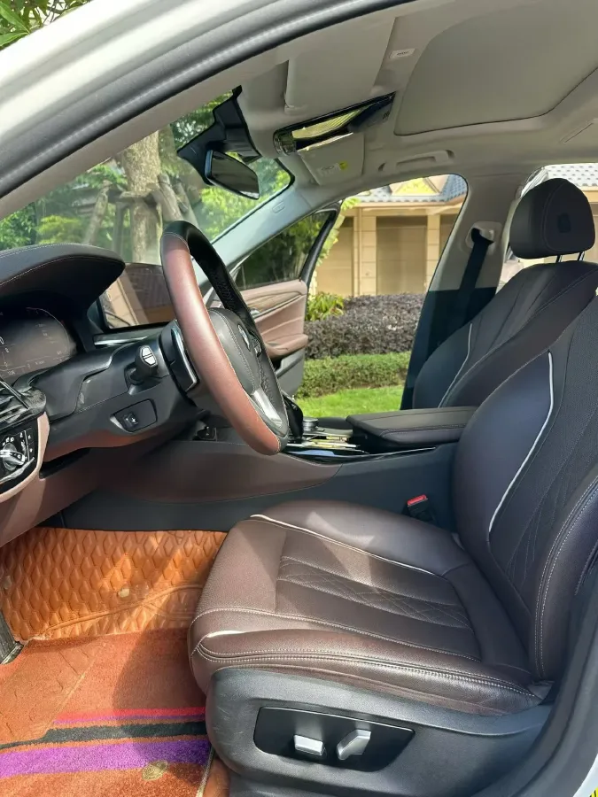 2021 BMW 5 Series 2.0T 252HP L4 8AT,autocango,china used car exporter,china ev exporter,chinese used car exporter,chinese used ev exporter