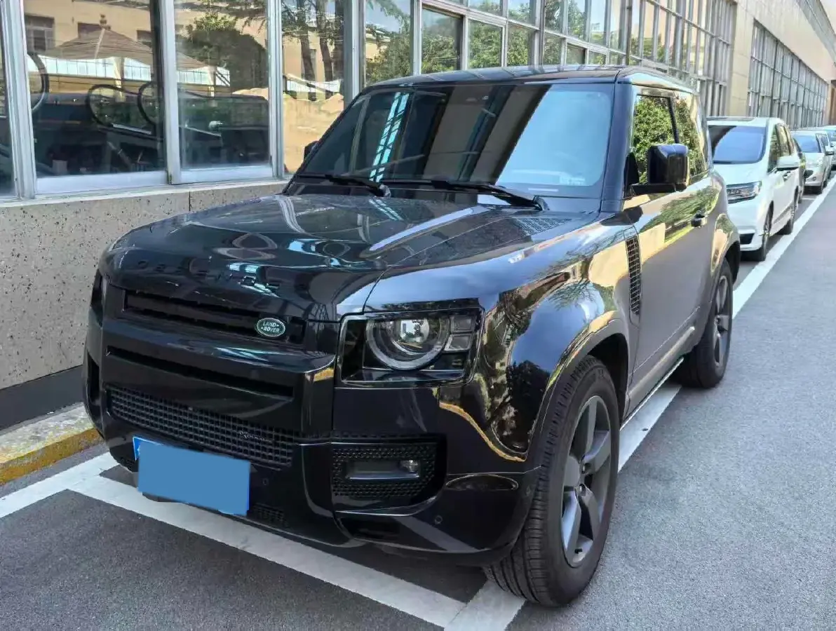 2023 Land Rover Defender 2.0T 300HP L4 8AT