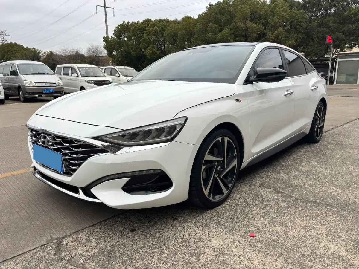 2021 Hyundai La Festa 1.6T 204HP L4 7DCT 2021 Hyundai La Festa 1.6T 204HP L4 7DCT