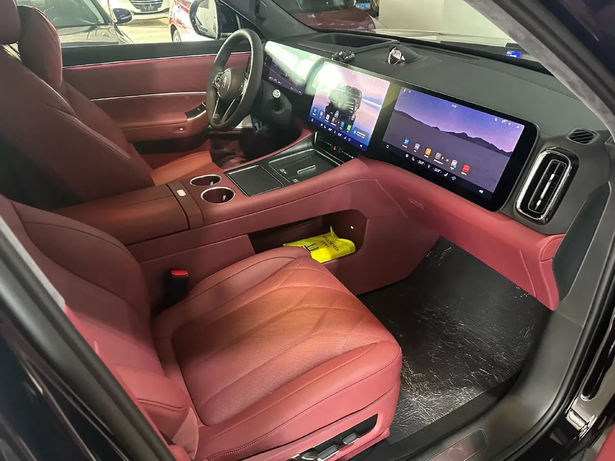 2025 AITO AITO M8 REEV 160HP REEV 53.4KWH,autocango,china used car exporter,china ev exporter,chinese used car exporter,chinese used ev exporter