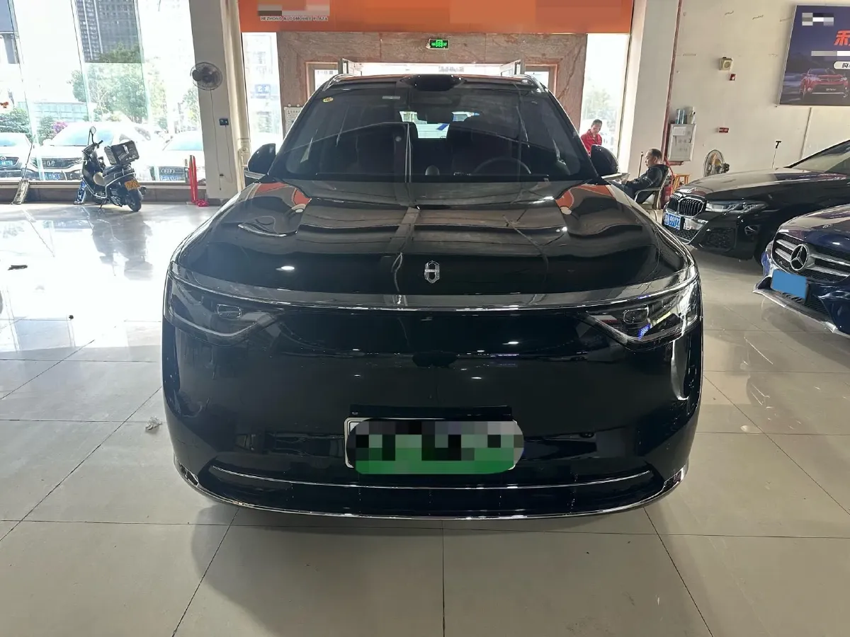 2025 AITO AITO M8 REEV 160HP REEV 53.4KWH,autocango,china used car exporter,china ev exporter,chinese used car exporter,chinese used ev exporter