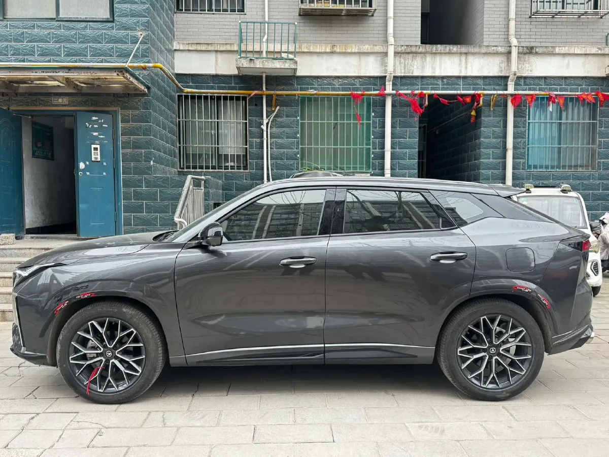 2025 ChangAn UNI-Z 1.5T 188HP L4 7DCT,autocango,china used car exporter,china ev exporter,chinese used car exporter,chinese used ev exporter