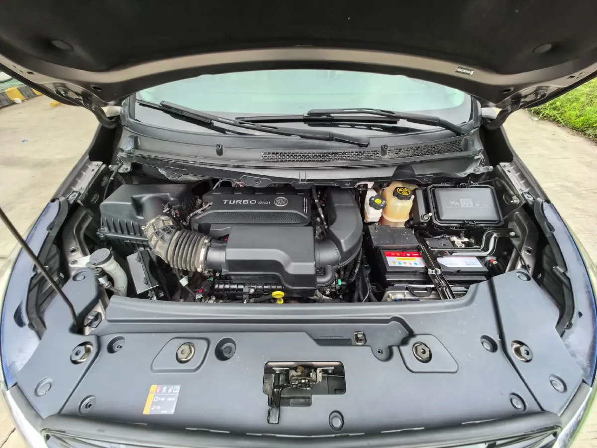 2022 Buick GL8 2.0T 237HP L4 9AT,autocango,china used car exporter,china ev exporter,chinese used car exporter,chinese used ev exporter