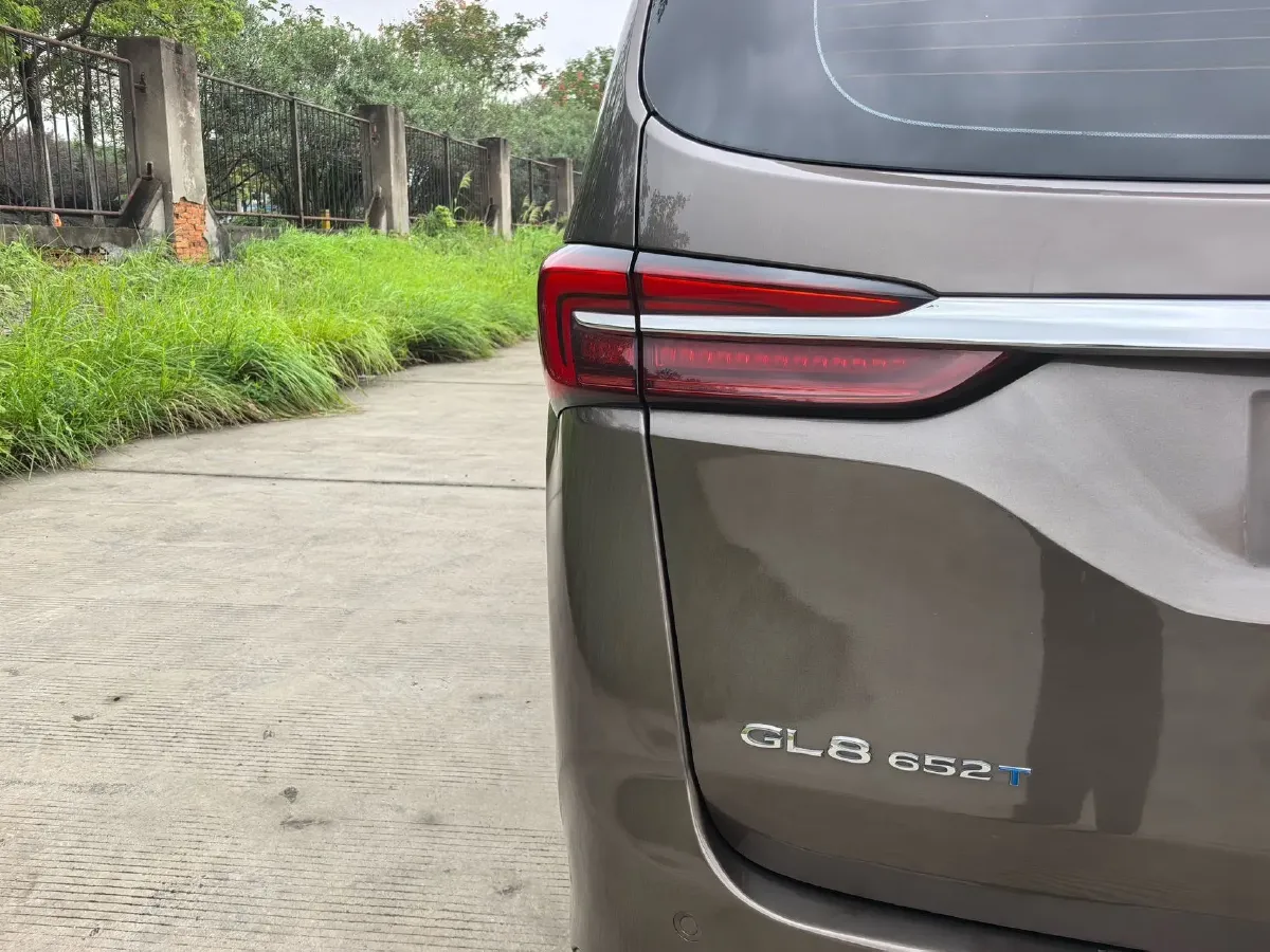 2022 Buick GL8 2.0T 237HP L4 9AT,autocango,china used car exporter,china ev exporter,chinese used car exporter,chinese used ev exporter