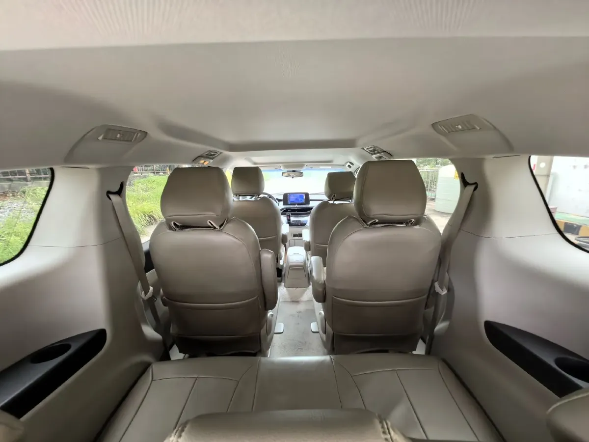 2022 Buick GL8 2.0T 237HP L4 9AT,autocango,china used car exporter,china ev exporter,chinese used car exporter,chinese used ev exporter