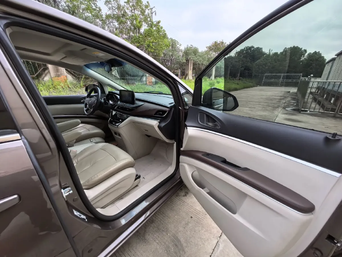 2022 Buick GL8 2.0T 237HP L4 9AT,autocango,china used car exporter,china ev exporter,chinese used car exporter,chinese used ev exporter