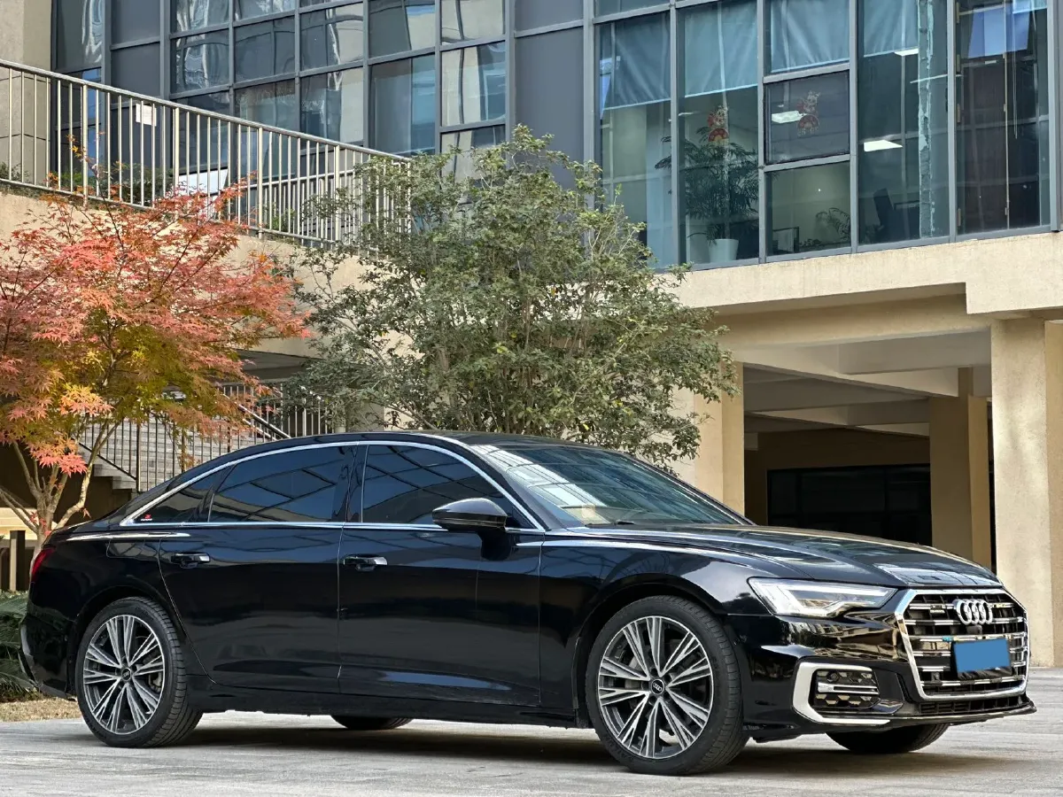 2022 Audi A6L 2.0T 224HP L4 7DCT,autocango,china used car exporter,china ev exporter,chinese used car exporter,chinese used ev exporter