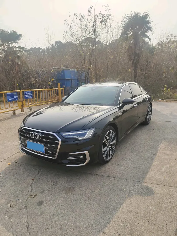 2023 Audi A6L 2.0T 245HP L4 7DCT,autocango,china used car exporter,china ev exporter,chinese used car exporter,chinese used ev exporter