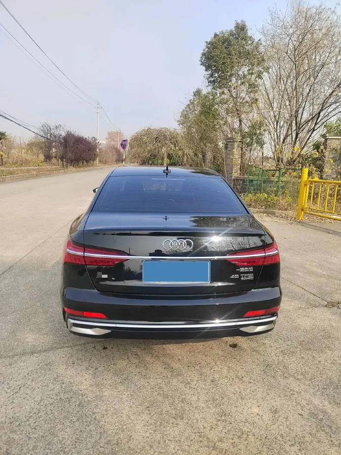 2023 Audi A6L 2.0T 245HP L4 7DCT,autocango,china used car exporter,china ev exporter,chinese used car exporter,chinese used ev exporter