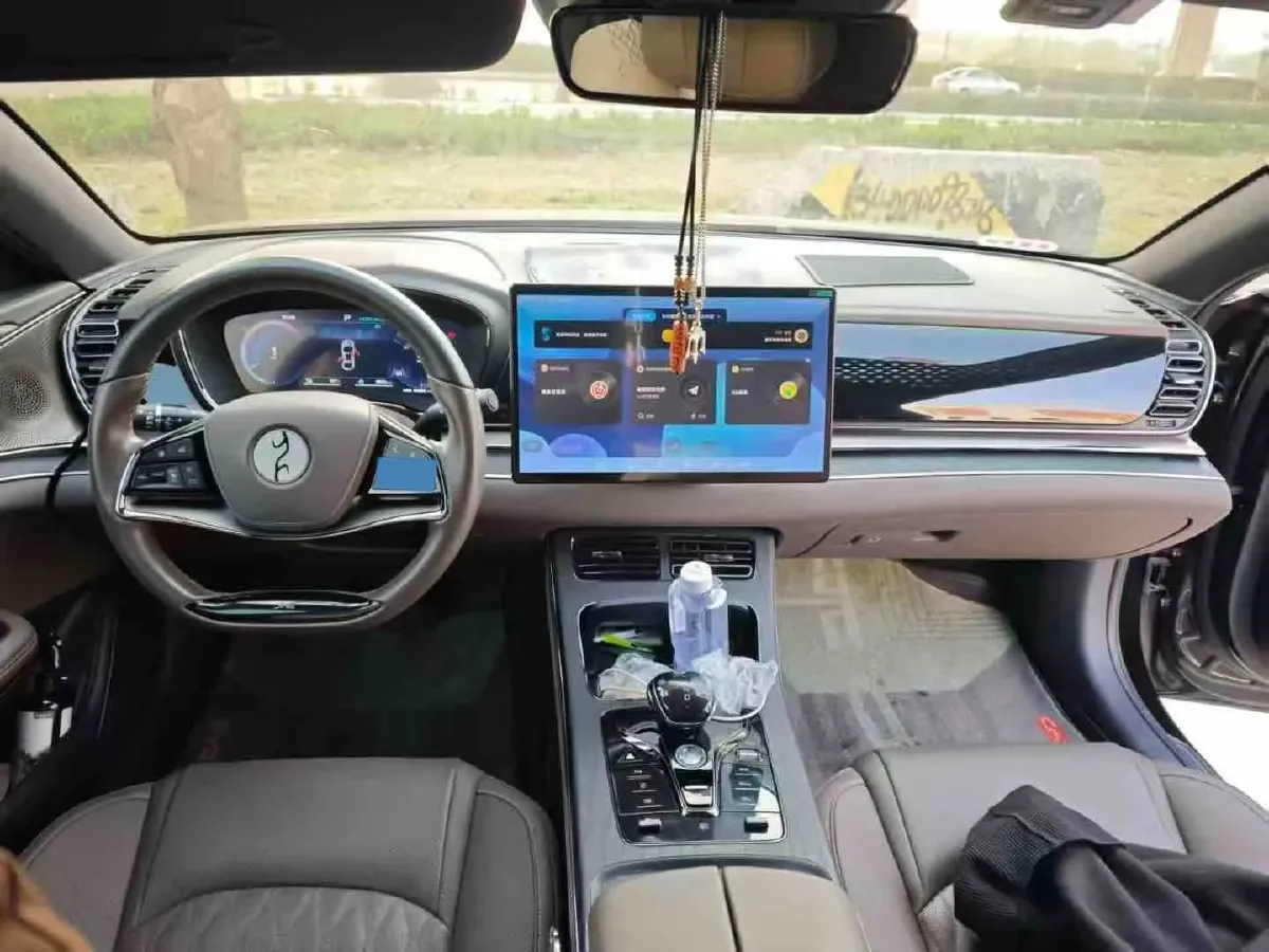 2022 Volkswagen Tiguan L 2.0T 186HP L4 7DCT,autocango,china used car exporter,china ev exporter,chinese used car exporter,chinese used ev exporter