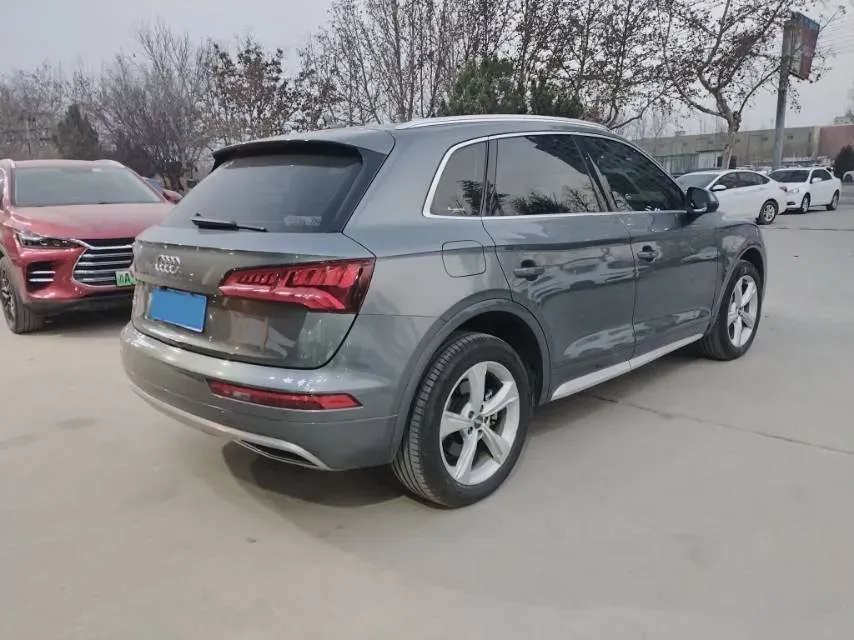 2020 Audi Q5L 2.0T 190HP L4 7DCT,autocango,china used car exporter,china ev exporter,chinese used car exporter,chinese used ev exporter