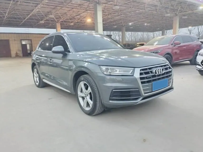 2020 Audi Q5L 2.0T 190HP L4 7DCT,autocango,china used car exporter,china ev exporter,chinese used car exporter,chinese used ev exporter