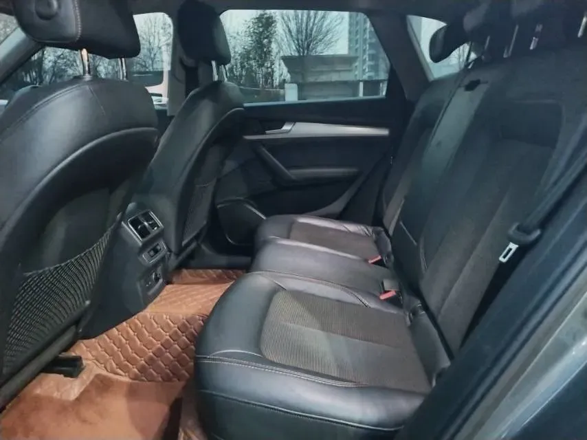 2020 Audi Q5L 2.0T 190HP L4 7DCT,autocango,china used car exporter,china ev exporter,chinese used car exporter,chinese used ev exporter