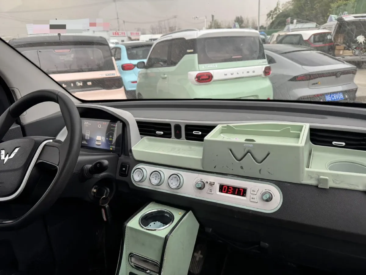2021 WuLing HongGuang MINI EV BEV 13.9KWH,autocango,china used car exporter,china ev exporter,chinese used car exporter,chinese used ev exporter