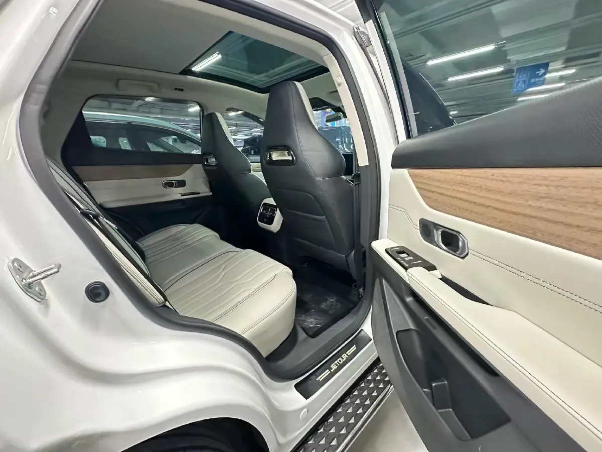 2025 Jetour DASHING 1.5T 156HP L4 6DCT,autocango,china used car exporter,china ev exporter,chinese used car exporter,chinese used ev exporter