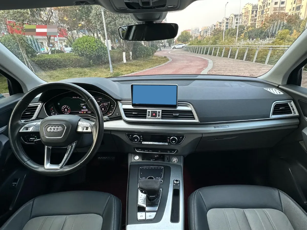2020 Audi Q5L 2.0T 190HP L4 7DCT,autocango,china used car exporter,china ev exporter,chinese used car exporter,chinese used ev exporter