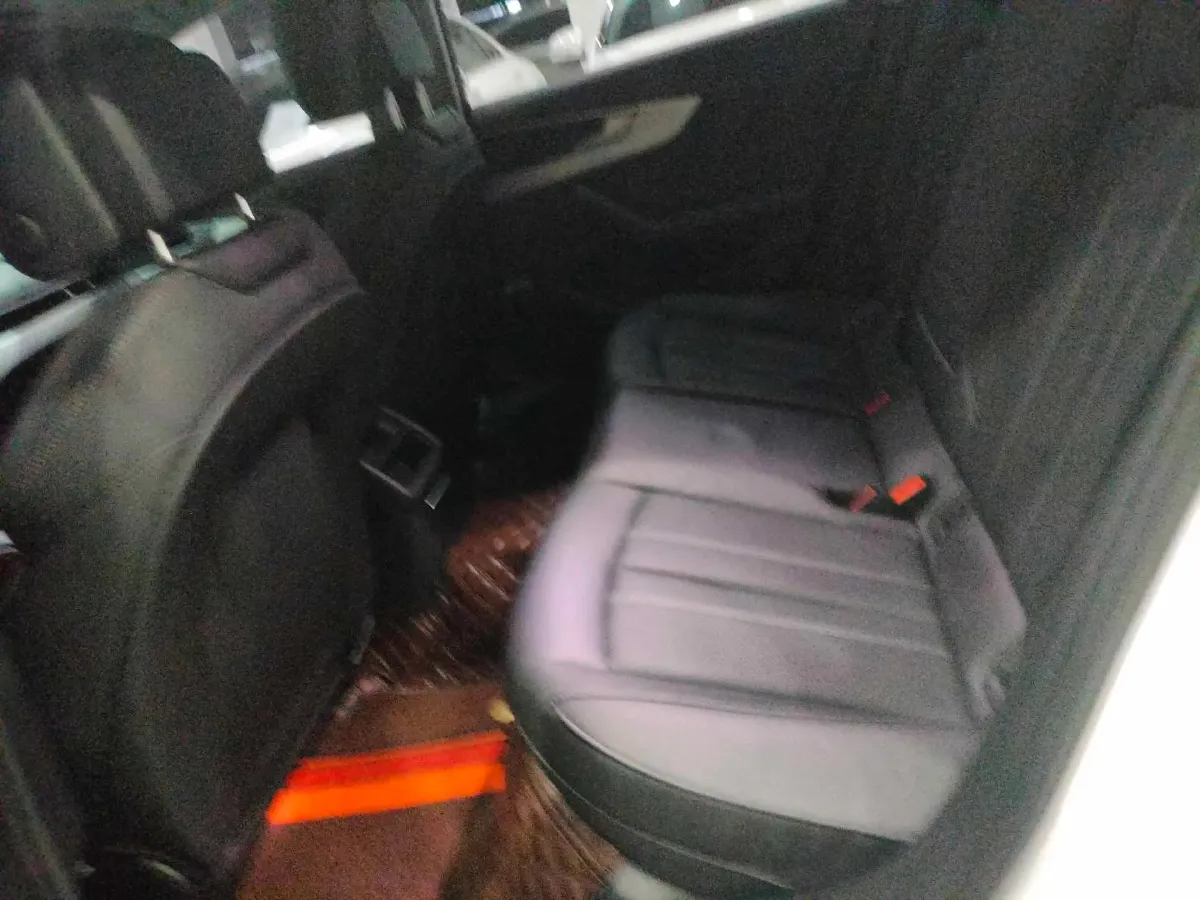 2020 Audi A4L 2.0T 190HP L4 7DCT,autocango,china used car exporter,china ev exporter,chinese used car exporter,chinese used ev exporter