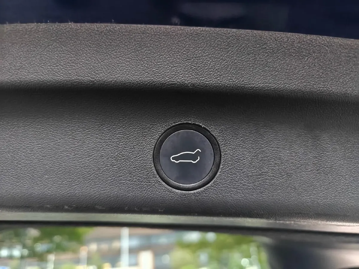 2022 Tesla Model Y BEV 60KWH,autocango,china used car exporter,china ev exporter,chinese used car exporter,chinese used ev exporter