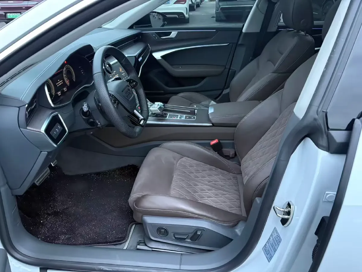 2022 Jeep Wrangler 2.0T 266HP L4 8AT,autocango,china used car exporter,china ev exporter,chinese used car exporter,chinese used ev exporter